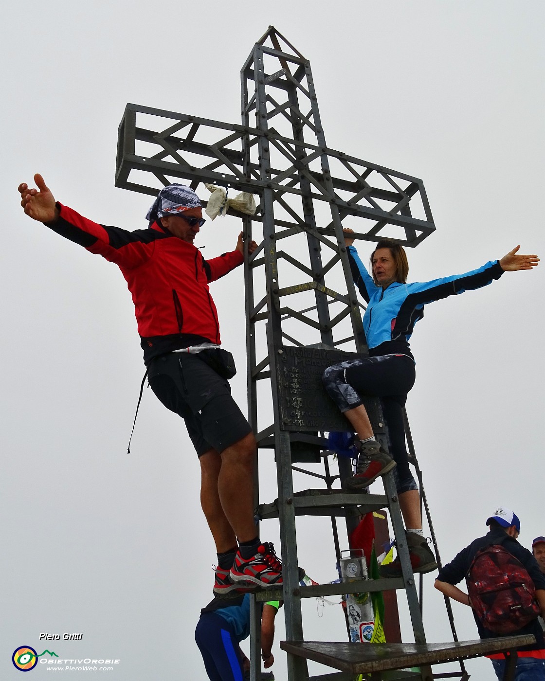 38 Croce di vetta del Pizzo Arera (2512 m).JPG -                                